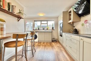 Kitchen/Breakfast Room- click for photo gallery